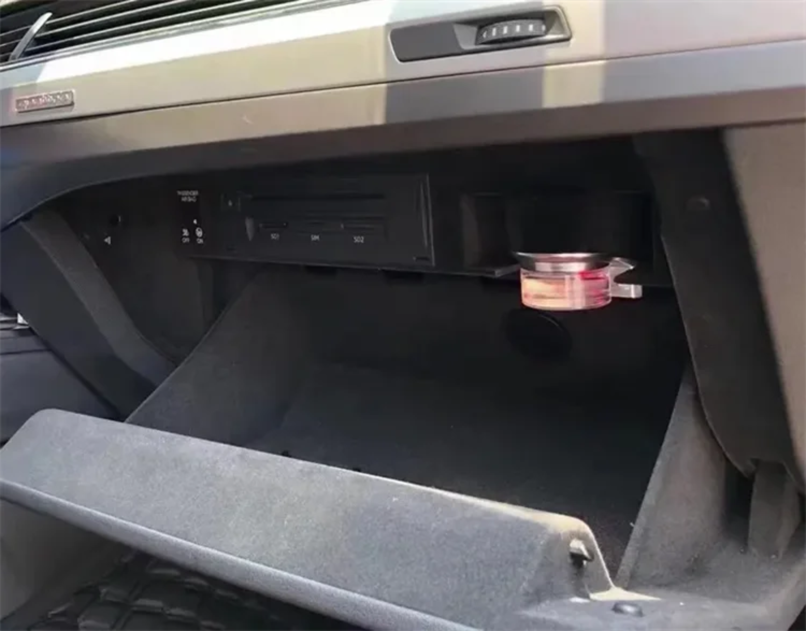 Difuzor Parfum Auto Ventilatie (AC) – Montaj Torpedou